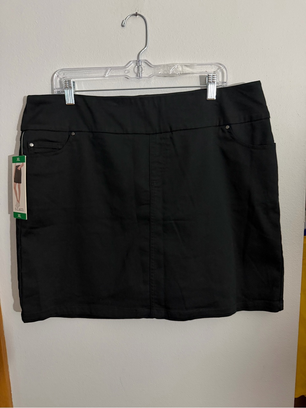 Black Stretch Knit Mini Skirt - Sleek Everyday Style